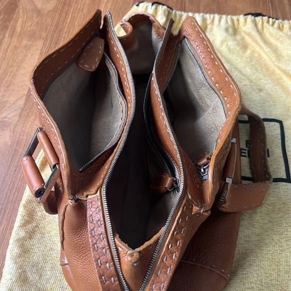 FENDI LEATHER HOBO BAG - Picture 4 of 10